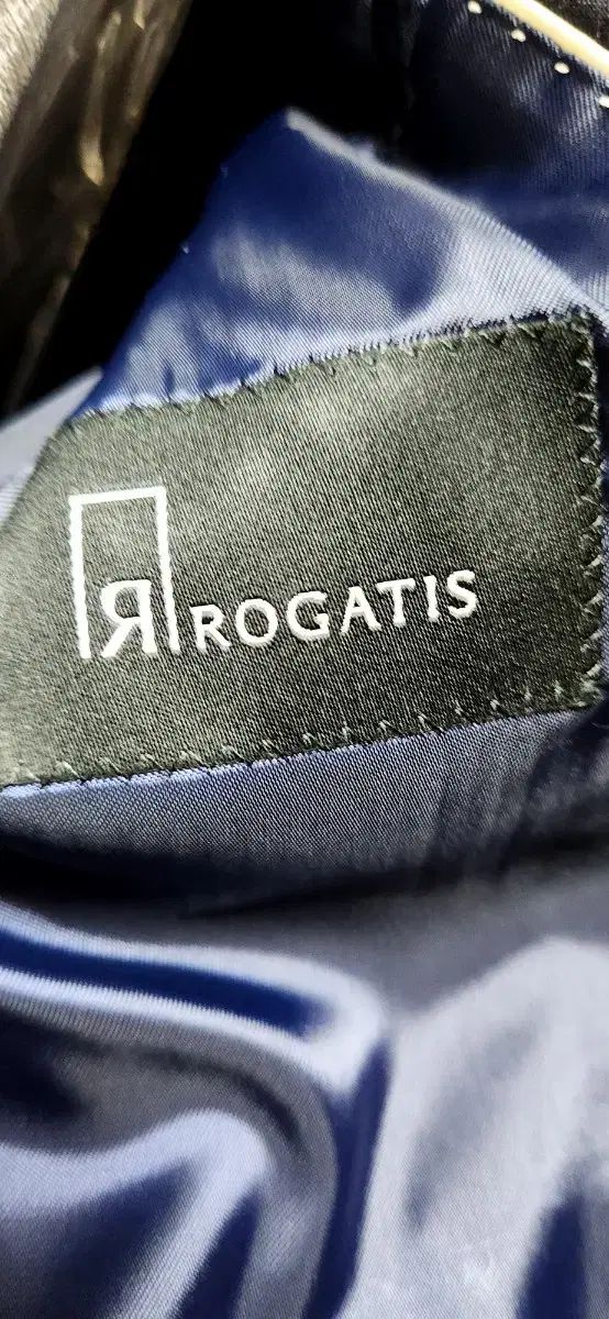 ROGATIS スーツ
