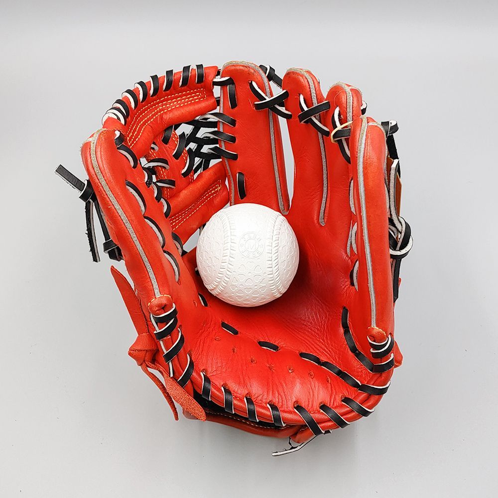 【最安値人気】 全紐交換済み アンダーアーマー 軟式グローブ 内野手用 型付け済み UNDER ARMOUR グラブ KA526 【正規品販売】