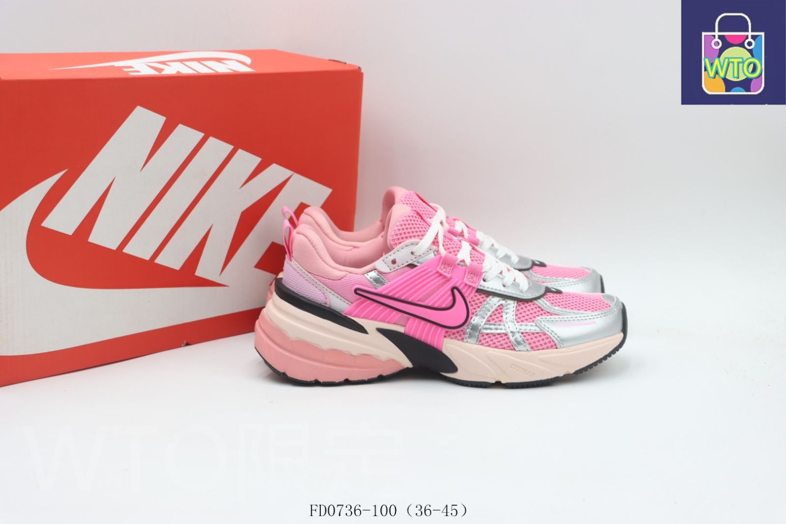 NIKE ピンク ローカット ランニングシューズ 00021498-1.jpg