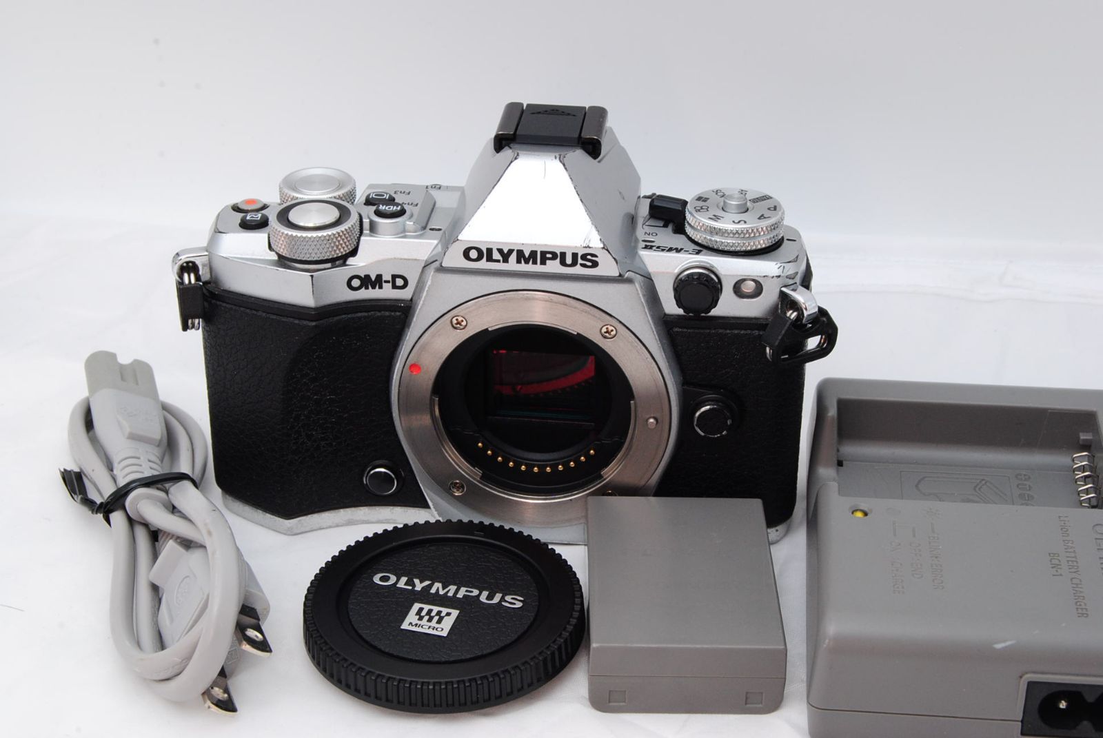 OLYMPUS OM-D E-M5 MarkII ボディー シルバー ミラーレス一眼カメラ SLV