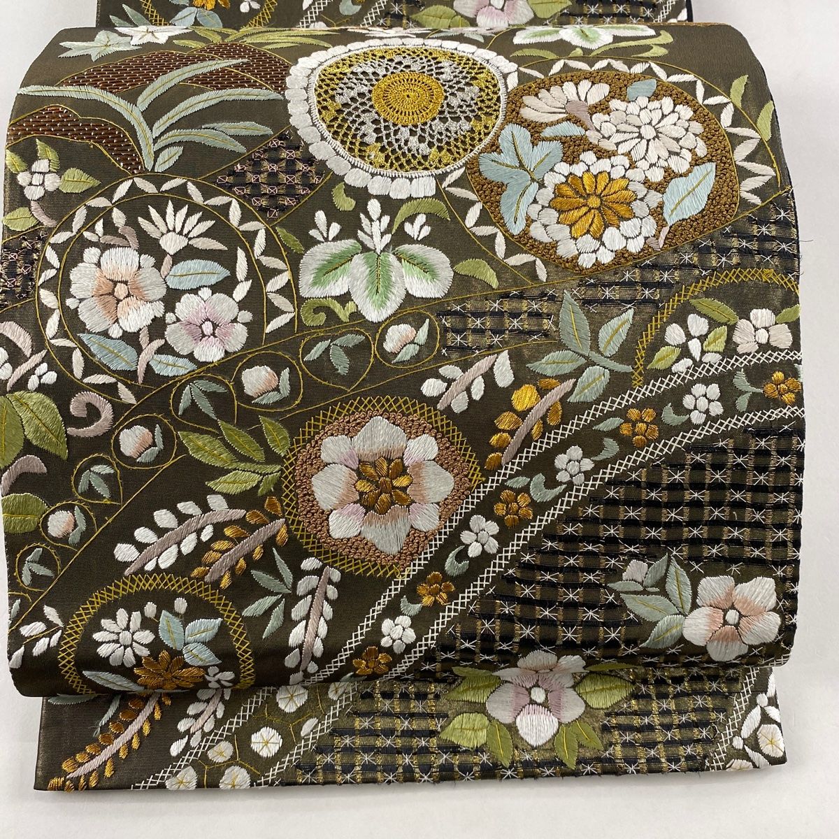 袋帯 美品 逸品 蝶 草花 刺繍 金糸 茶緑色 六通 正絹 【中古】 - メルカリ