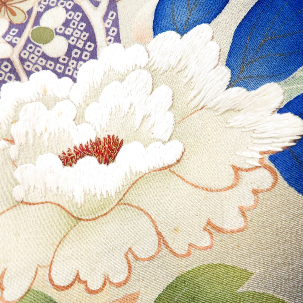 黒留袖 アンティーク 昔着物 正絹 黒 多色 金 扇 鼓 花々 宝文様 刺繍