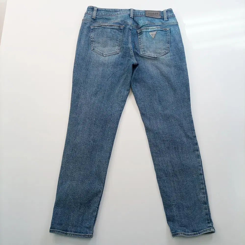 GUESS(ゲス) デニム サイズ 30 ストレート ウォッシング ダメージ 
