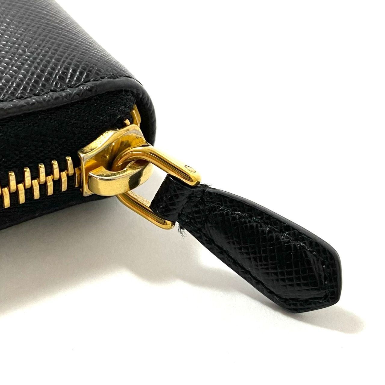 【極美品】PRADA コインケース レザー サフィアーノ 型押し ブラック 黒 極美】PRADA プラダ コインケース ミニ財布 ラウンドファスナー