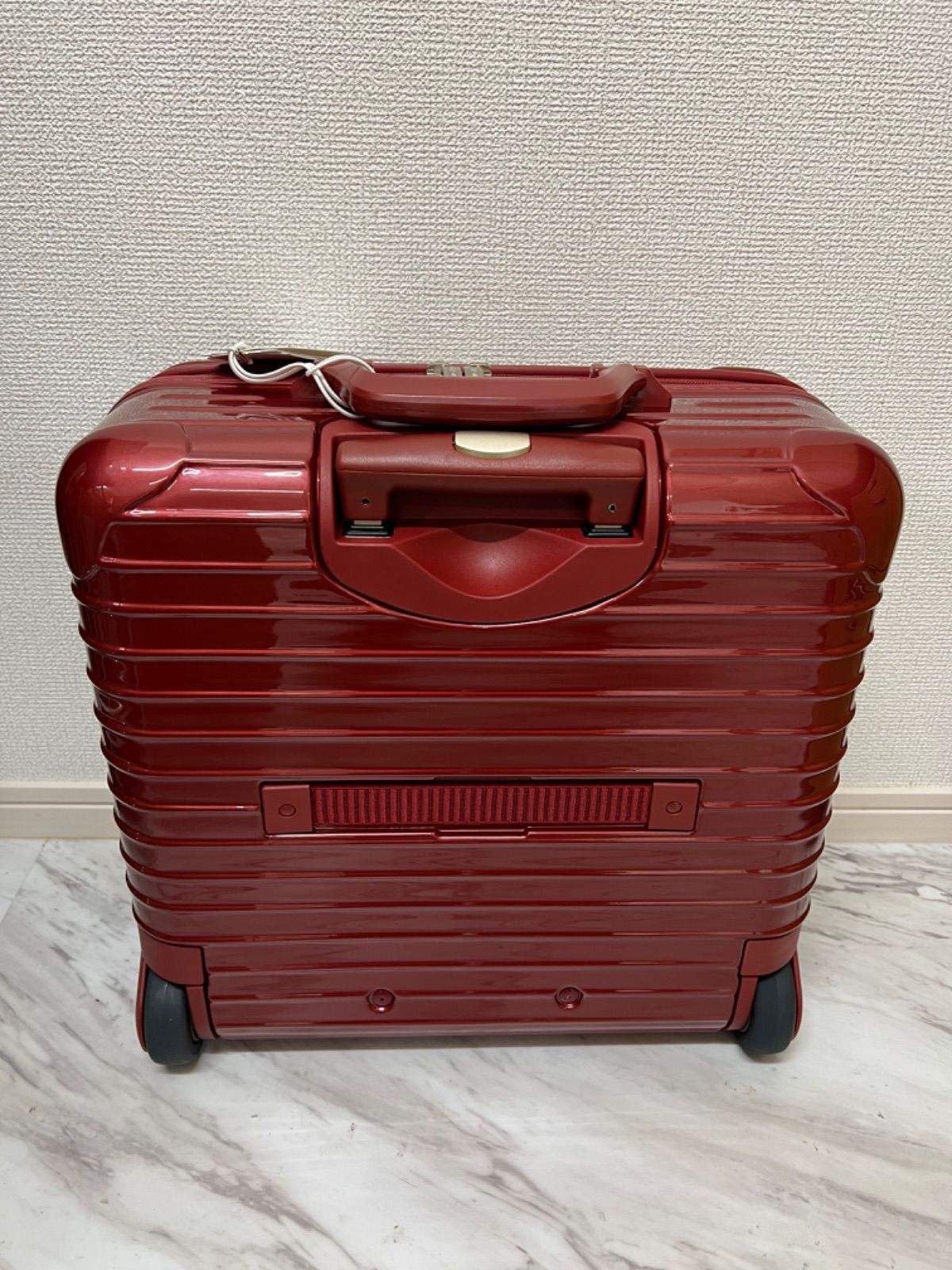 【限定価格セール！】 リモワ　スーツケース　赤　機内持ち込み可