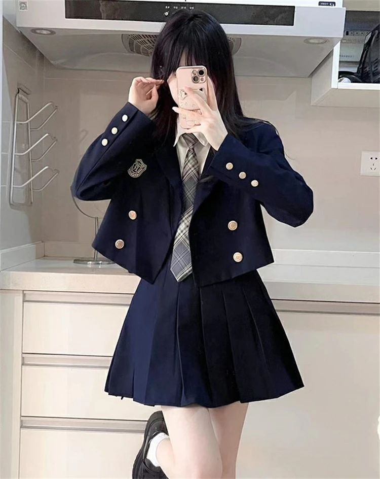 制服