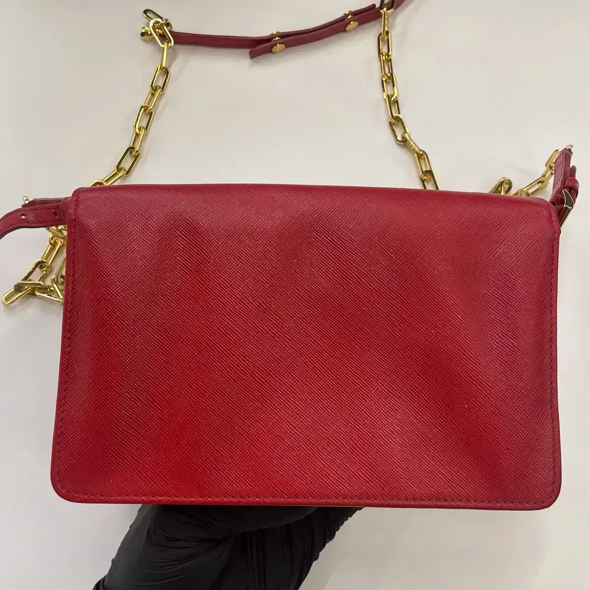 正規品 PRADA(プラダ) フラップ チェーンバッグ 赤 直ぐ届く 正規品 PRADA(プラダ) フラップ チェーンバッグ 赤 直ぐ届く