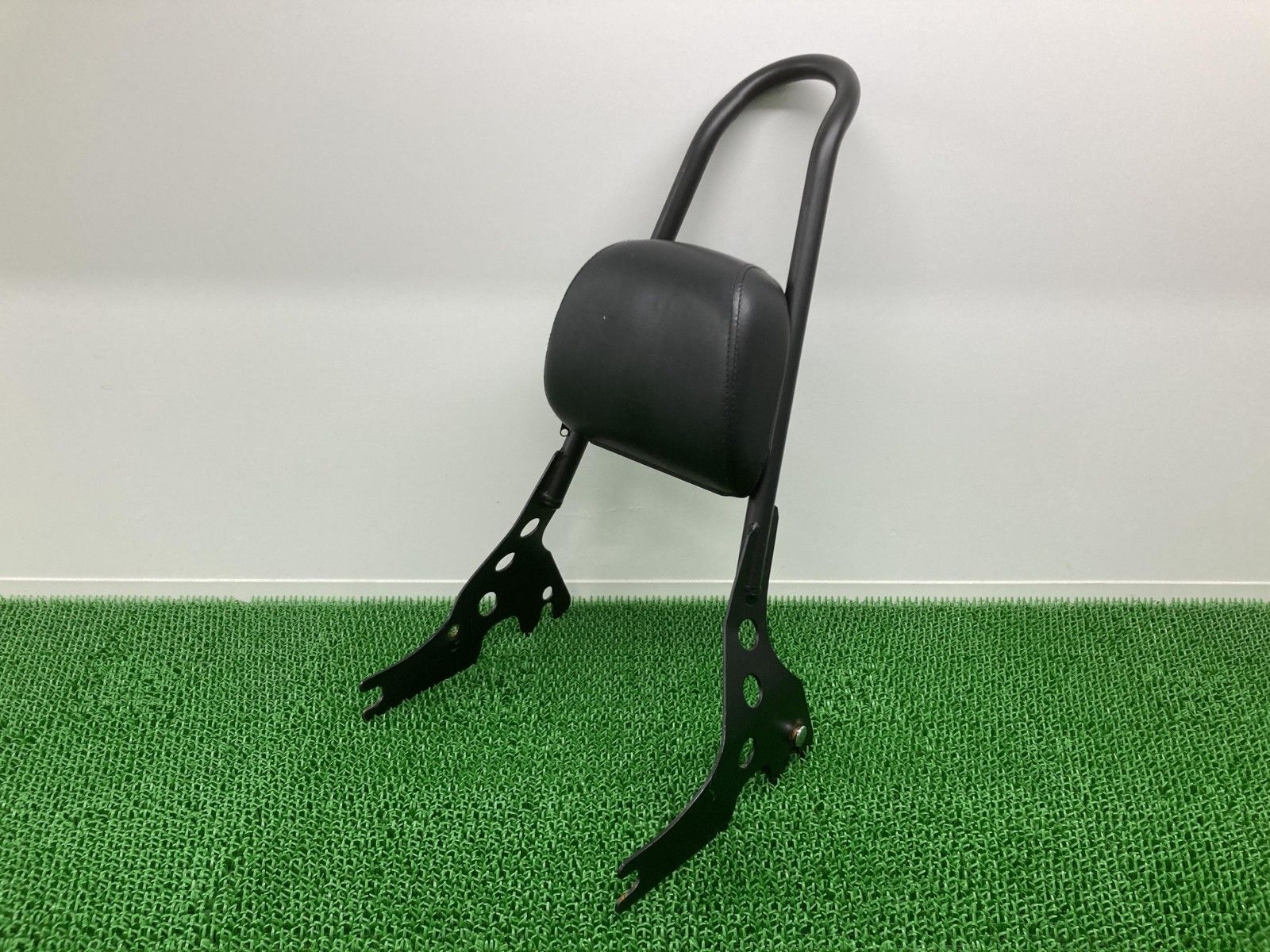 RISE製XL883 バックレスト 社外 バイク 部品 ハーレー スポーツスター シーシーバー デタッチャブル 04年以降 修復素材やカスタム素材に 50