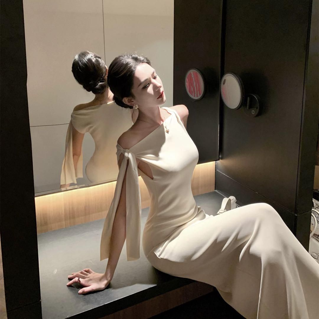 美しいラインのアシンメトリーデザイン ロングタイトドレス【パーティー】 新品未使用美しいラインのアシンメトリーデザイン ロングタイト
