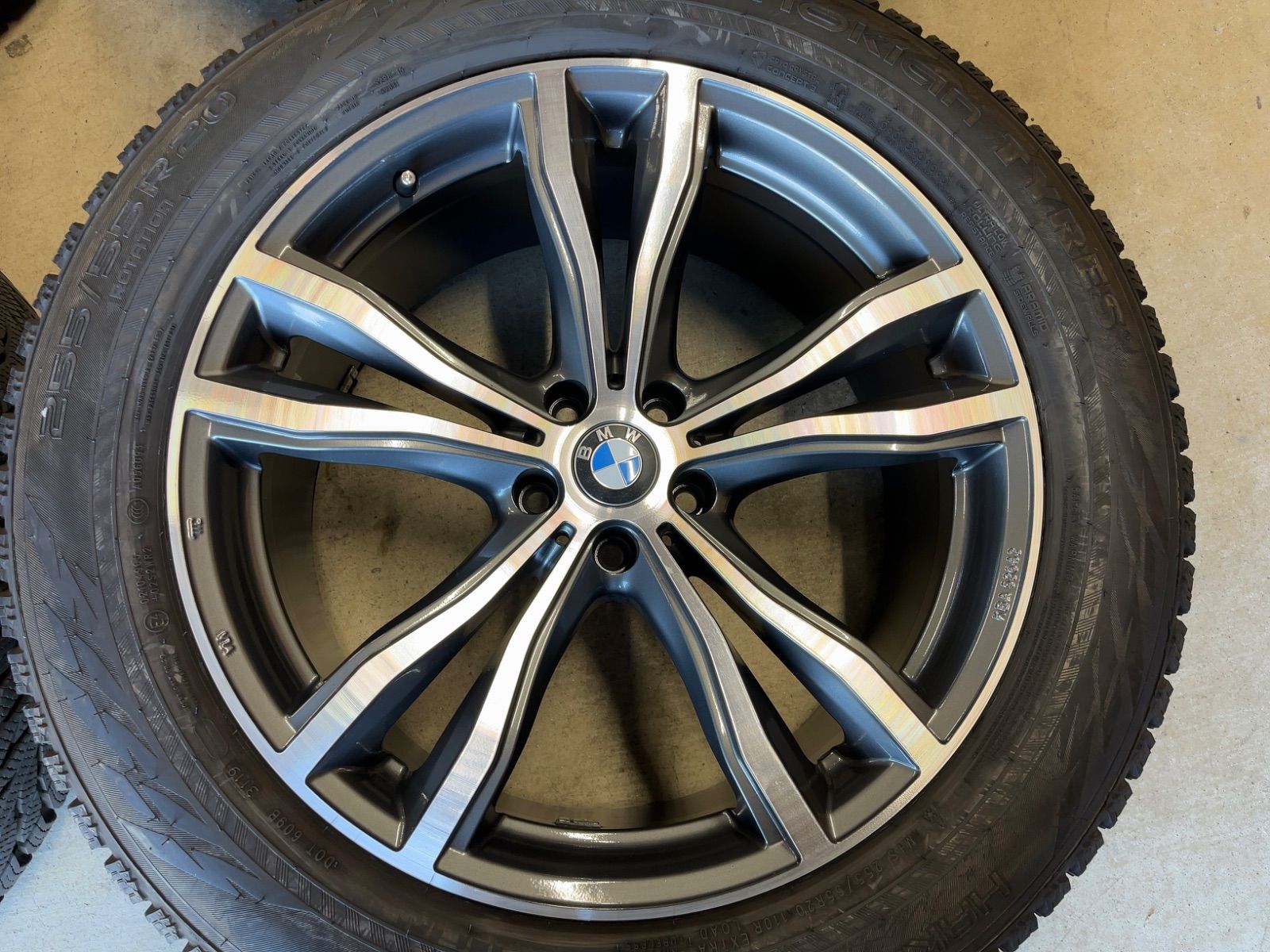 BMW X7 G07 ノキアン R3 SUV バリ山 20インチ 4本セット