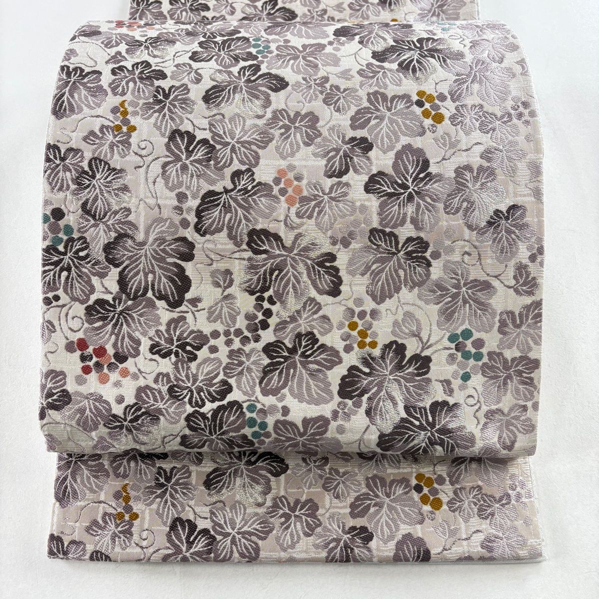 バイセル 着物 美品 名品 袋帯 紫 多色 葡萄唐草 ぼかし 金糸 やまと 六通 正絹 ☆☆☆☆ 袋帯 美品 名品 しば草 花鳥 菱 唐織 金糸 灰紫 六通 正絹