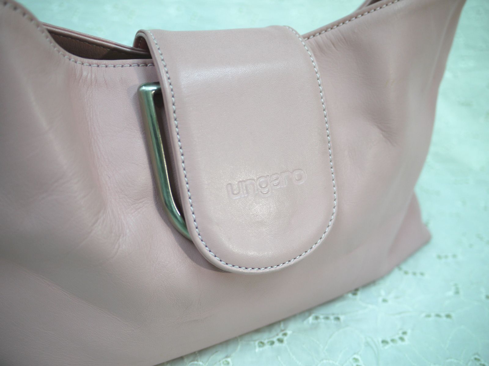 Ungaro ピンク ハンドバッグ 中古美品 エマニュエル ウンガロ ungaro ハンドバッグ 肩掛け