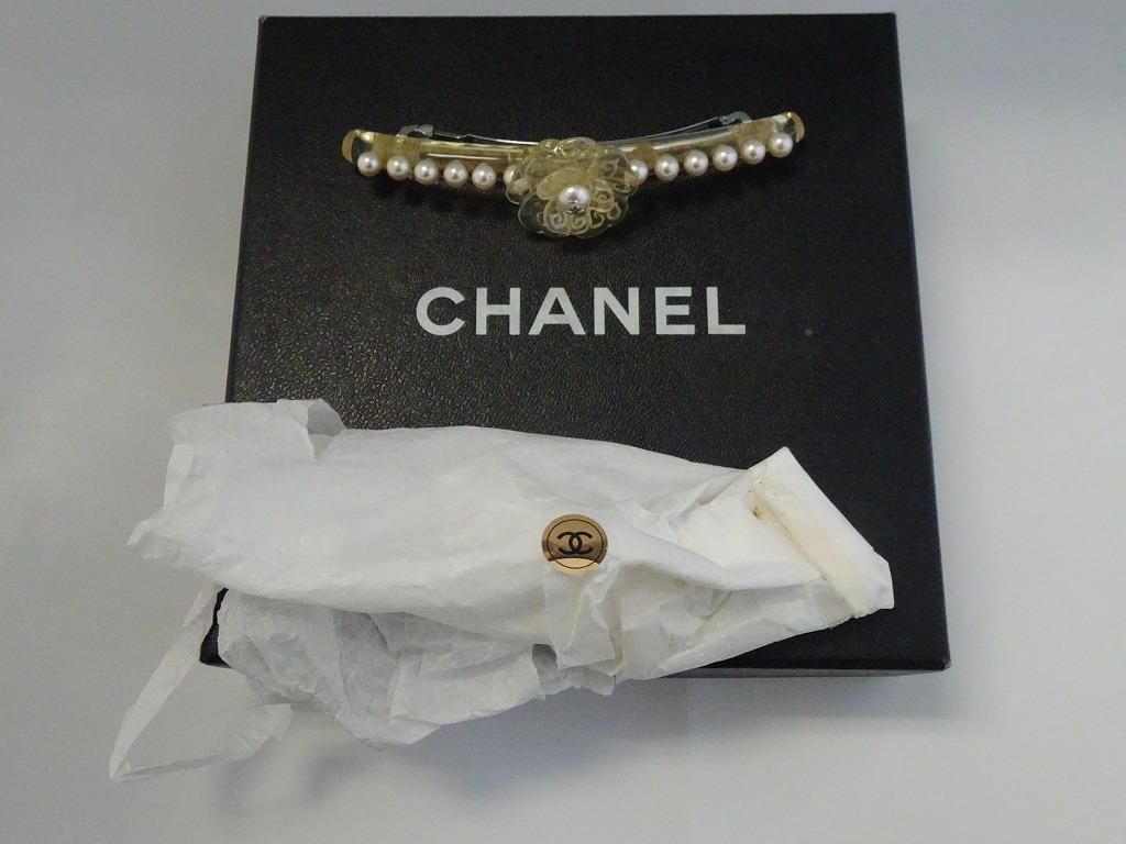 ◆上品なパールのワンポイント◆【CHANEL】カチューシャ CHANEL】25SS 華やかさとシャネルらしさ◎パールカチューシャ