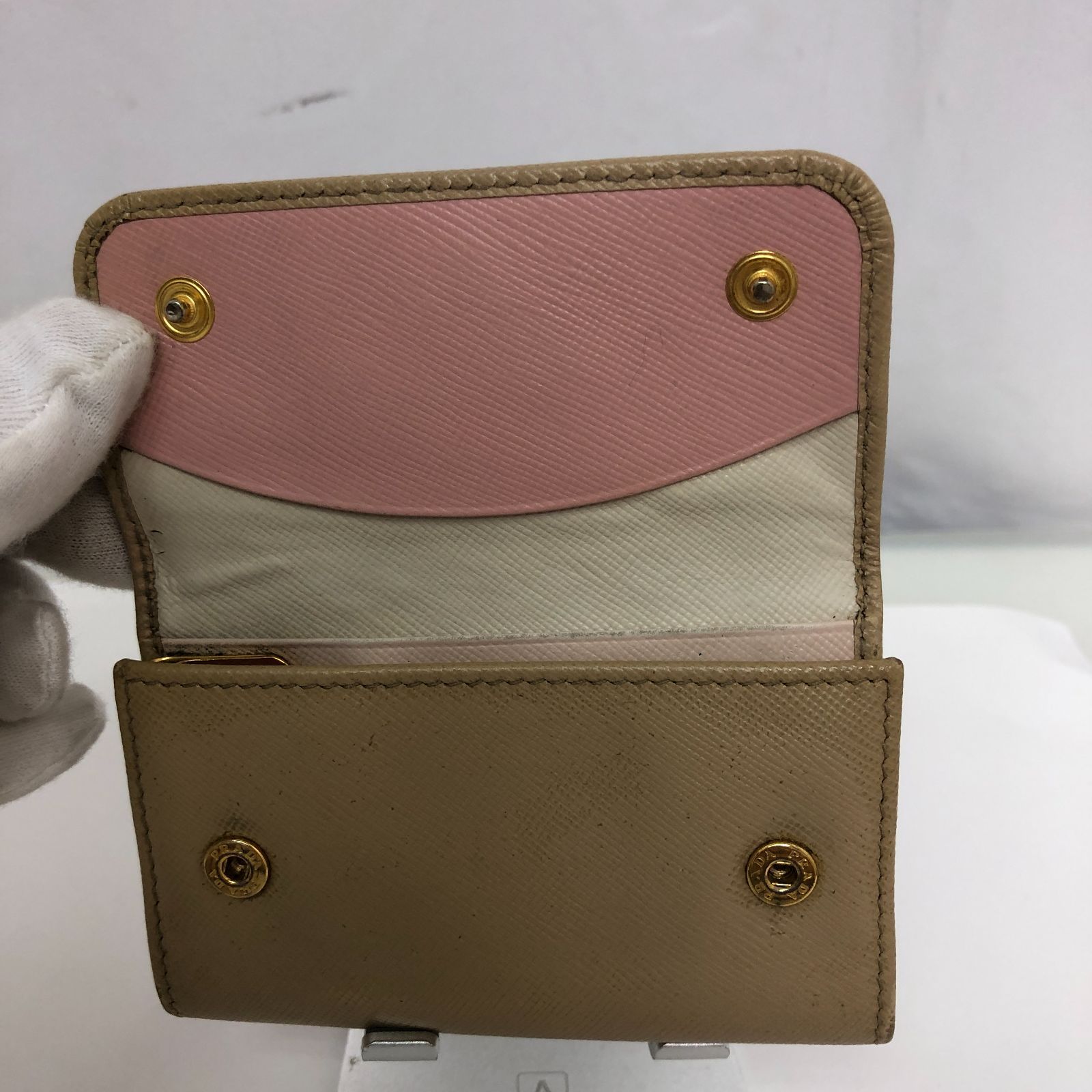PRADA プラダ キーケース ベージュ PRADA プラダ キーケース ベージュ