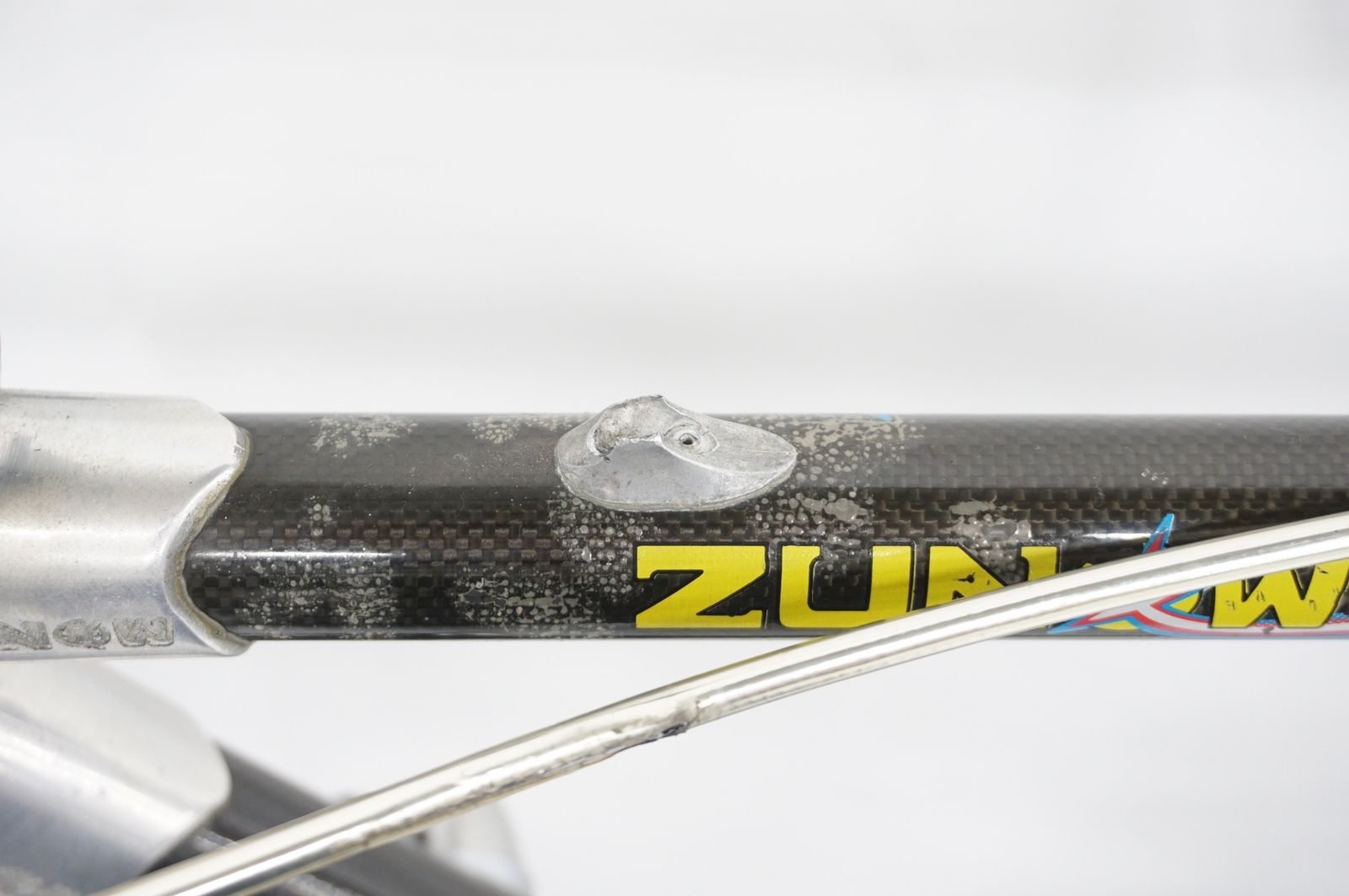 ZUNOW 「ズノウ」 カーボンアルミコンポジット 年式不明 ロードバイク 