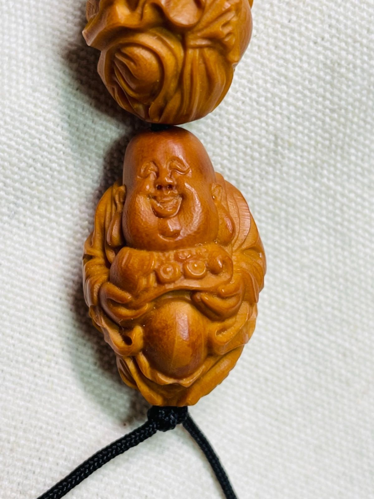 天然木彫刻 オリーブの実彫刻作品 達磨と弥勒菩薩 お守り 飾り
