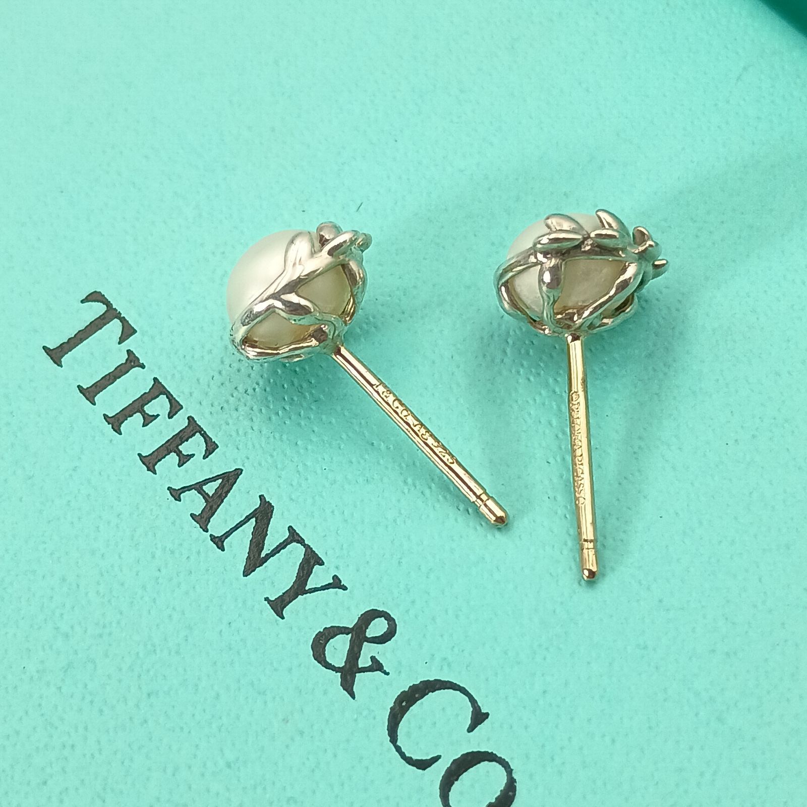 【定価9万！美品】メルカリ最安値！♡Tiffany♡ティファニー　パール　ピアス TIFFANY&Co. ティファニー オリーブリーフ パール ピアス 両耳