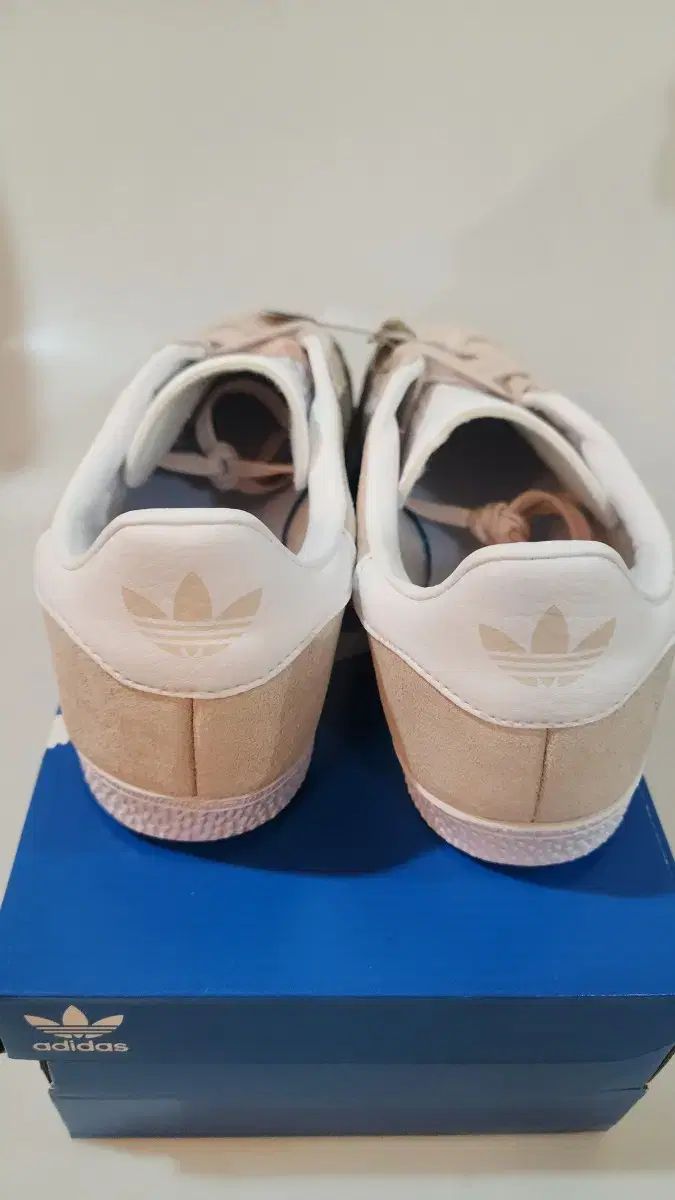 adidas アディダス