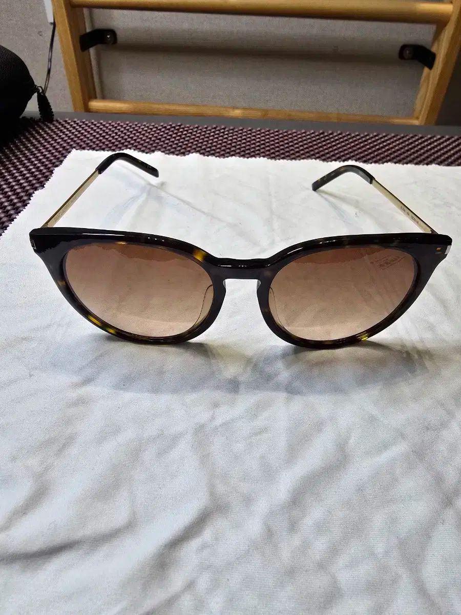 LAURENT サンローラン