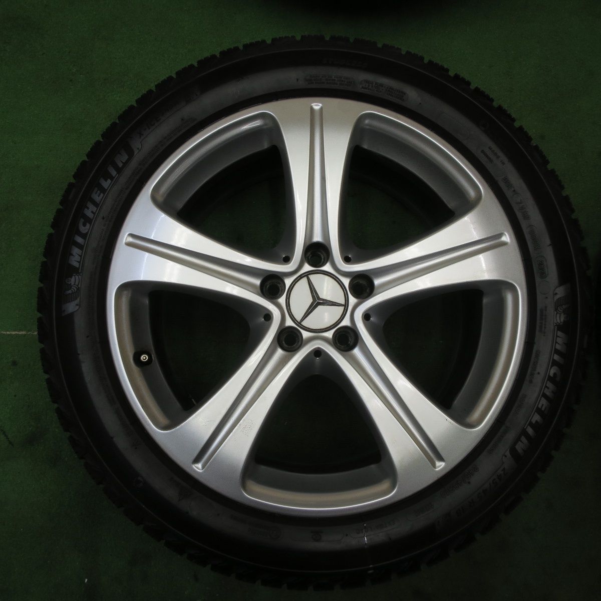 キレイ！21年☆ベンツ Eクラス W213 純正 245/45R18 スタッドレス 