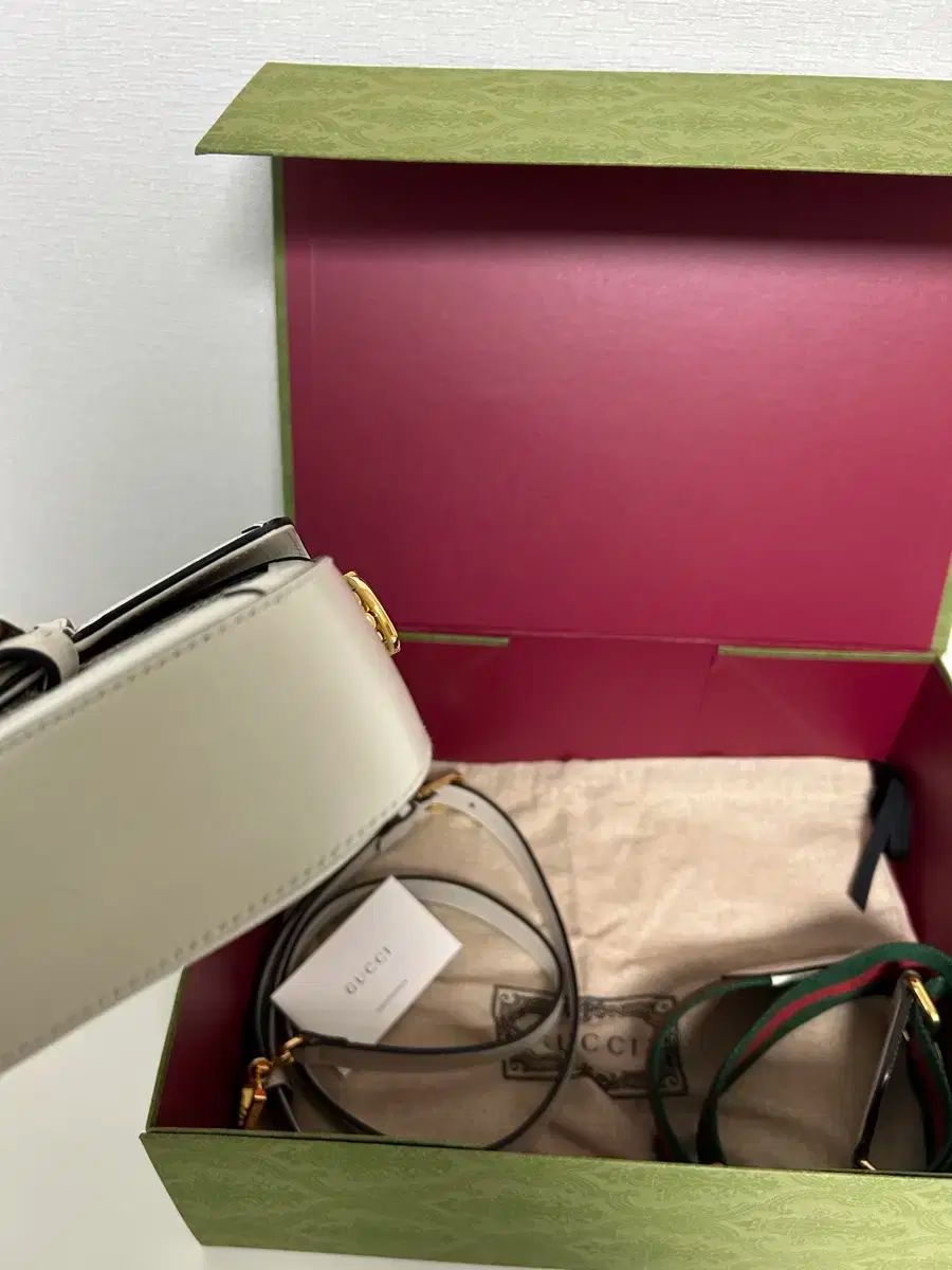 GUCCI グッチ