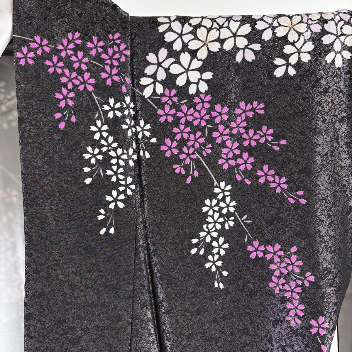 振袖　正絹　黒地　身丈165㎝ 振袖 身丈157cm 裄丈66.5cm M 袷 枝垂れ桜 金糸 銀通し 黒 正絹
