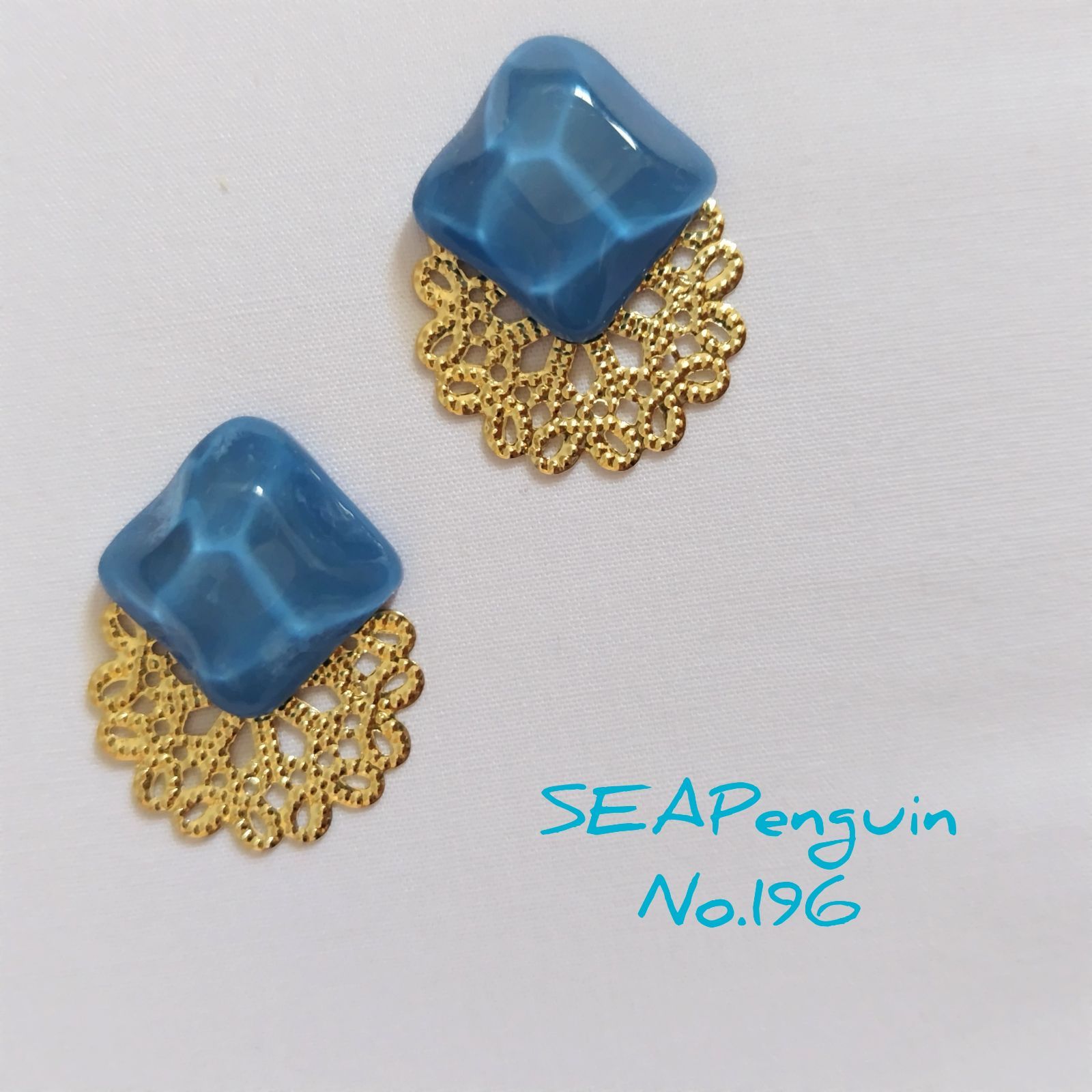 No.196 海面のようなブルーとゴールドプレートのピアス☆*ハンドメイド 