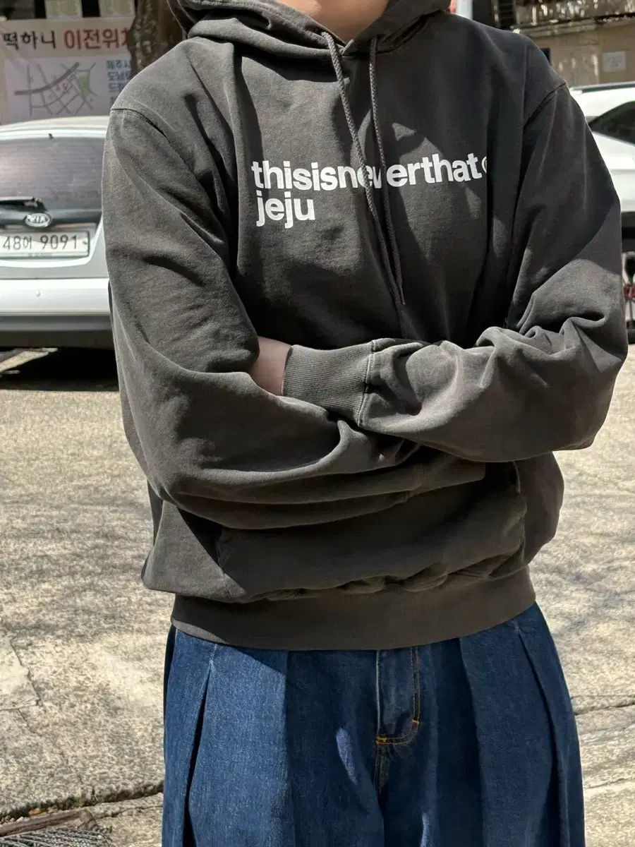 thisisneverthat フード付きスウェットシャツ ネイビー S | フリマ