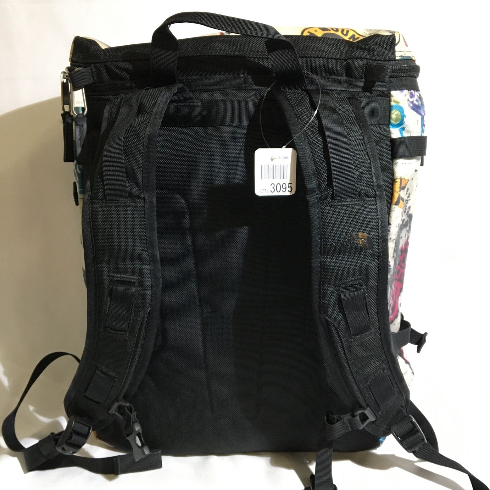 THE NORTH FACE ヒューズボックスステッカープリント30バックパック 限定カラー ノースフェイス ヒューズボックス ステッカー