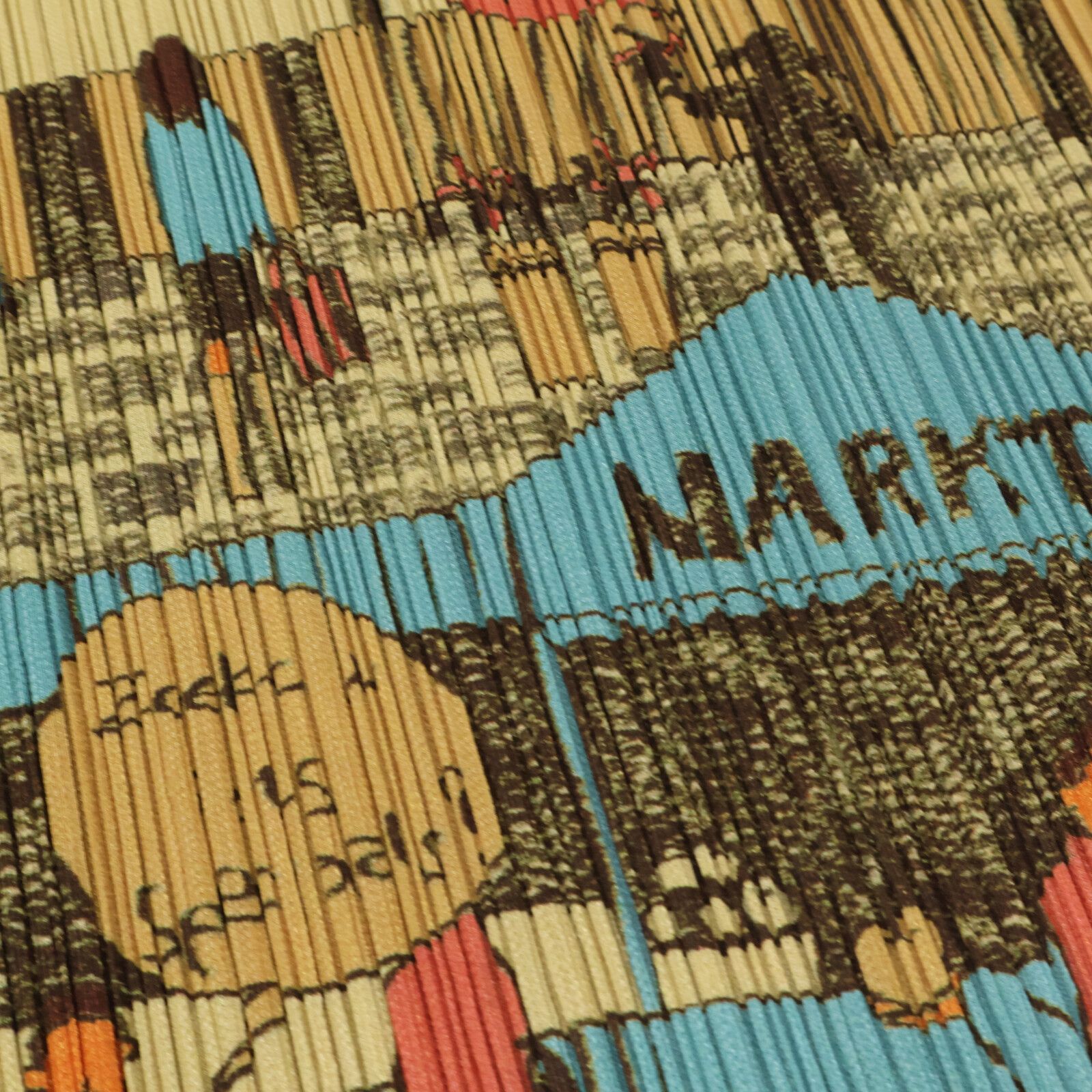 プリーツプリーズ