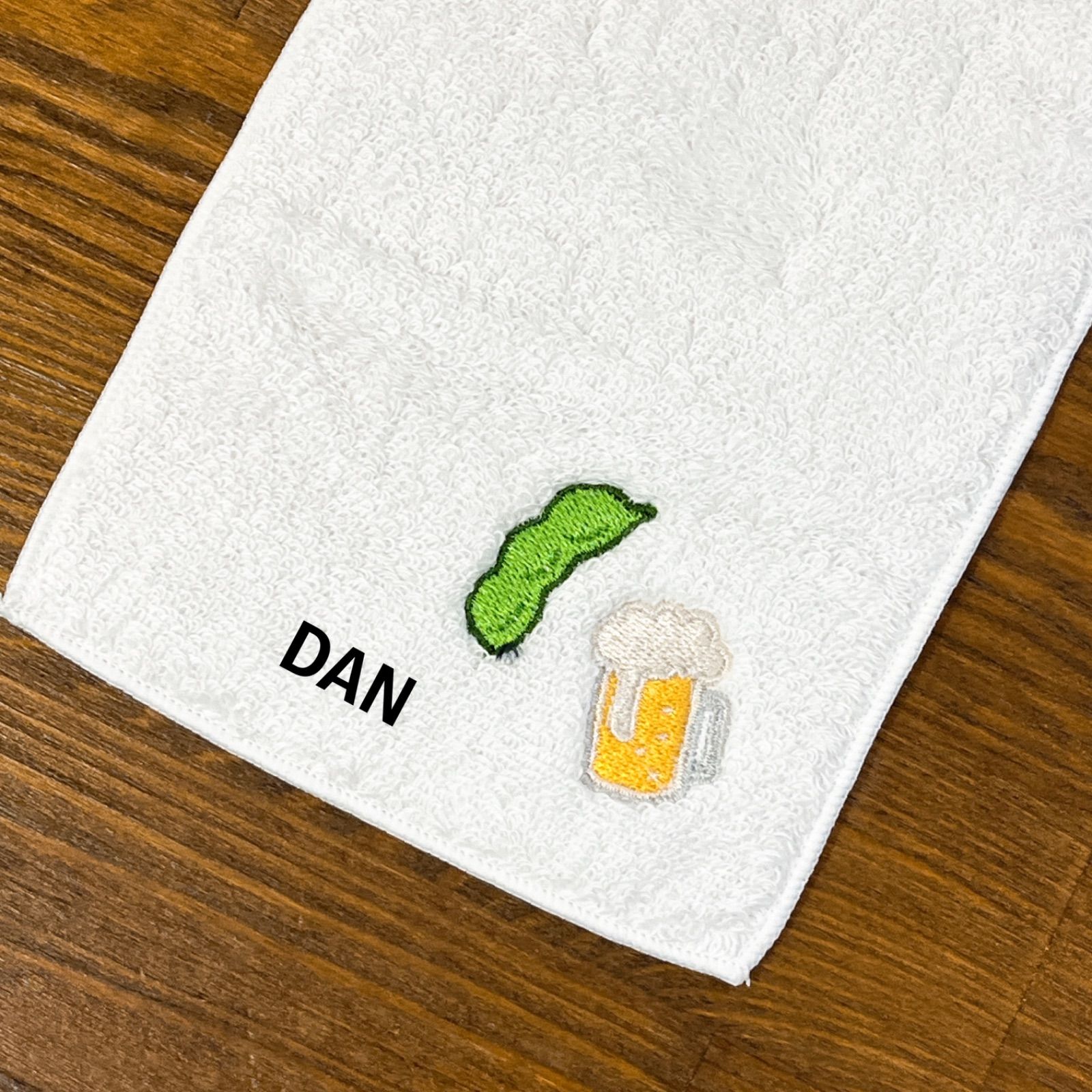 今治ハーフタオルハンカチ ビールと枝豆 お名前刺繍入り - メルカリ