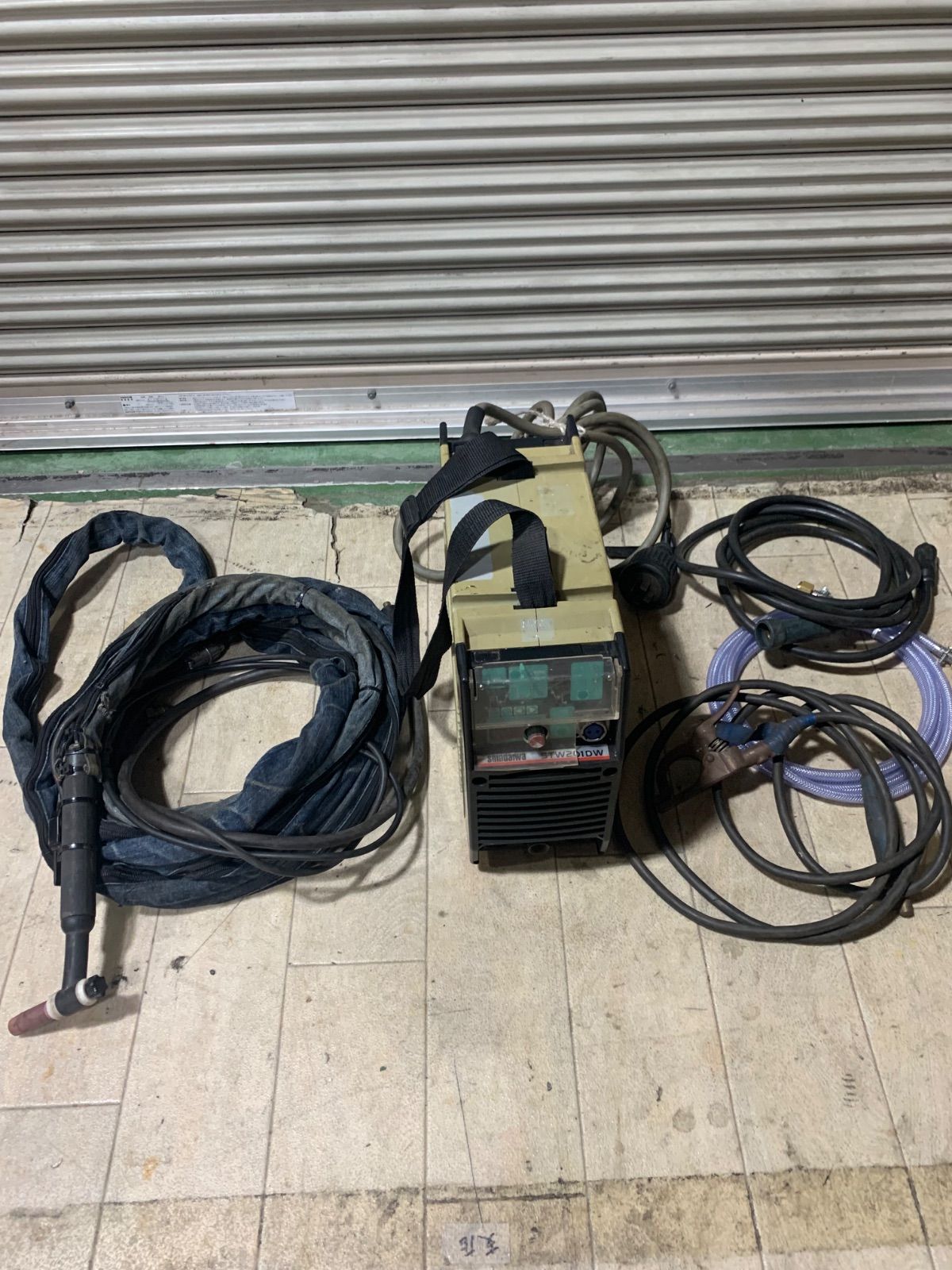 新ダイワ TIG溶接機 STW201DW 通電 のみ ジャンク