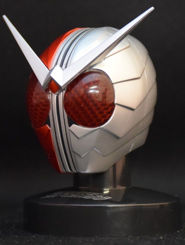 仮面ライダー ライダーマスクコレクション Vol.8  「 仮面ライダー Ｗ ヒートメタル 」　（ 発光台座 ）　単品 仮面ライダー ライダーマスクコレクション Vol.8 「 W ヒート