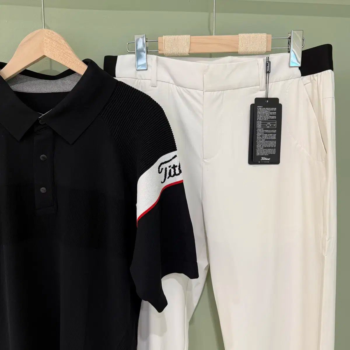 Titleist タイトリスト ブラック ポロシャツ ホワイト パンツ