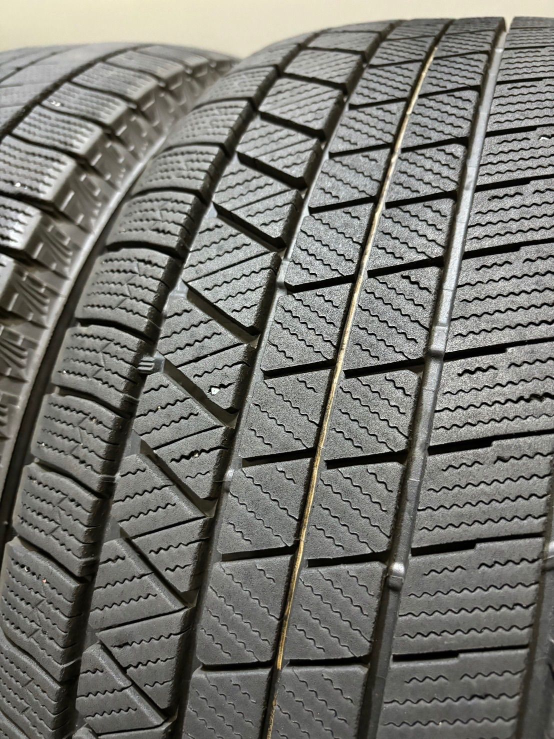 ★225/55R17 BRIDGESTONE/VRX3 21年製 スタッドレス 4本 ブリヂストン ブリザック XV フォレスター セルシオ マジェスタ (南7-G693)