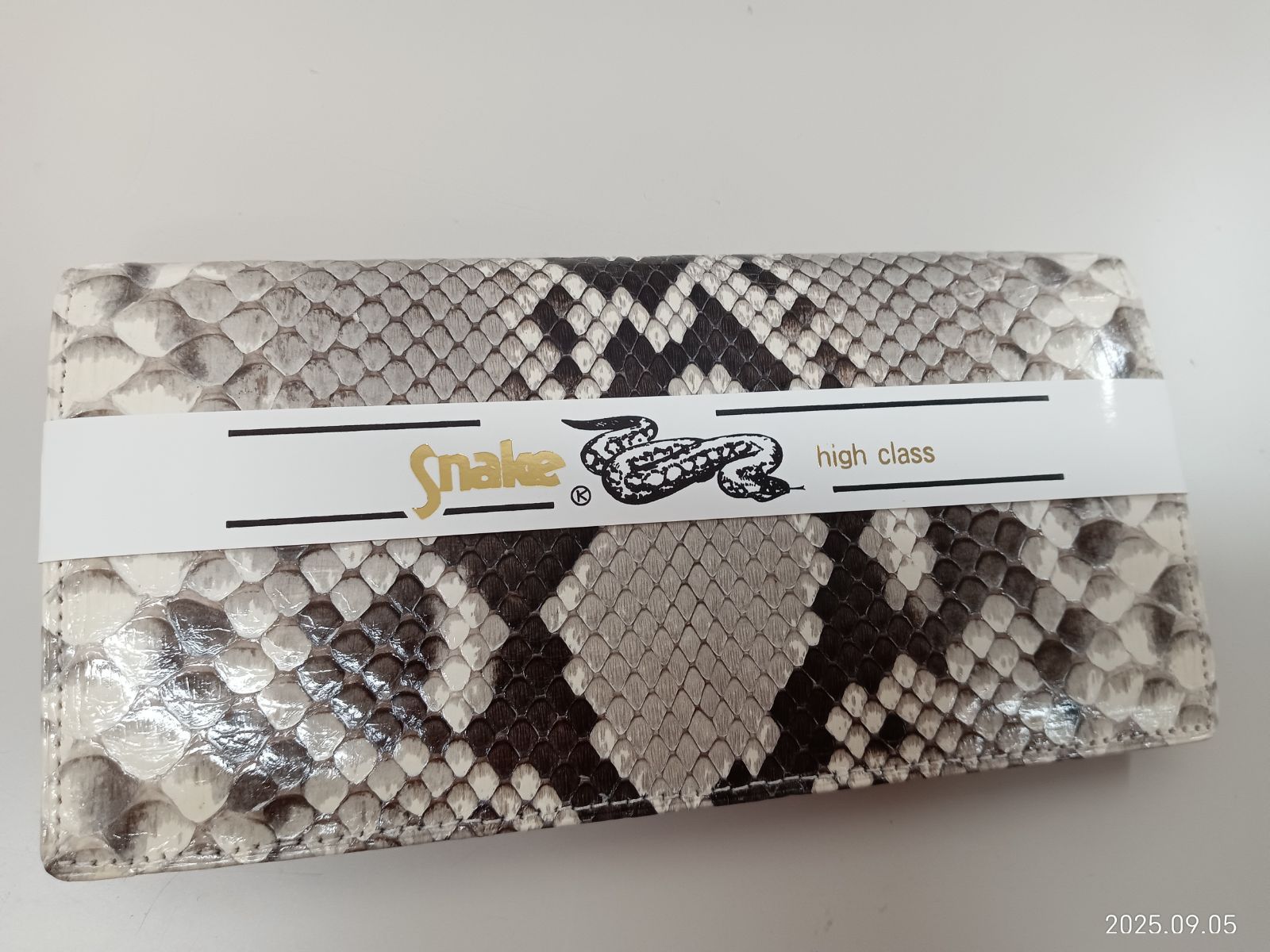 未使用 本革 パイソン財布 ナチュラル スネーク 蛇革 長財布