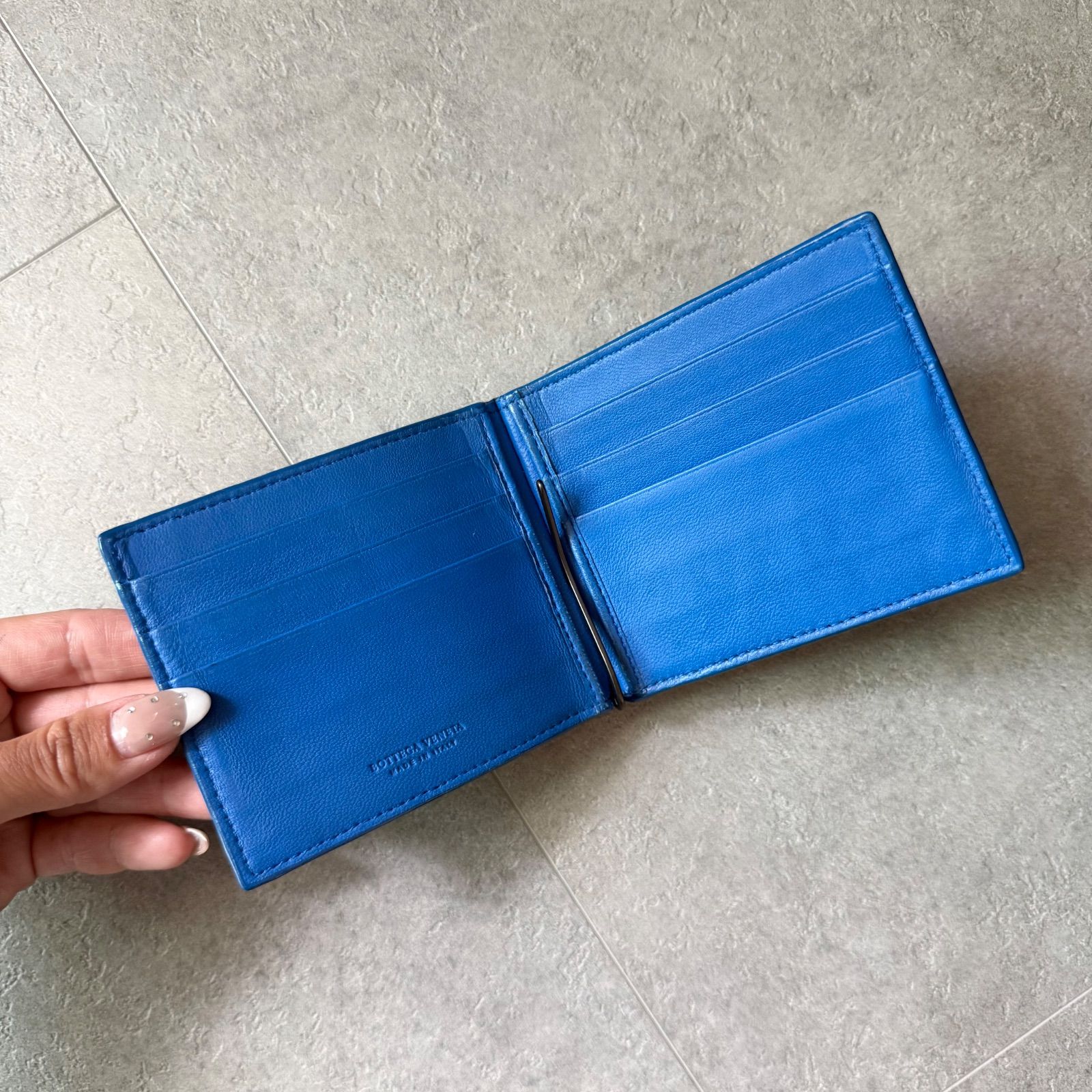 【merucari 】BOTTEGA VENETA マネークリップ BOTTEGA VENETA ボッテガヴェネタ マネークリップ レザー 二つ折り財布