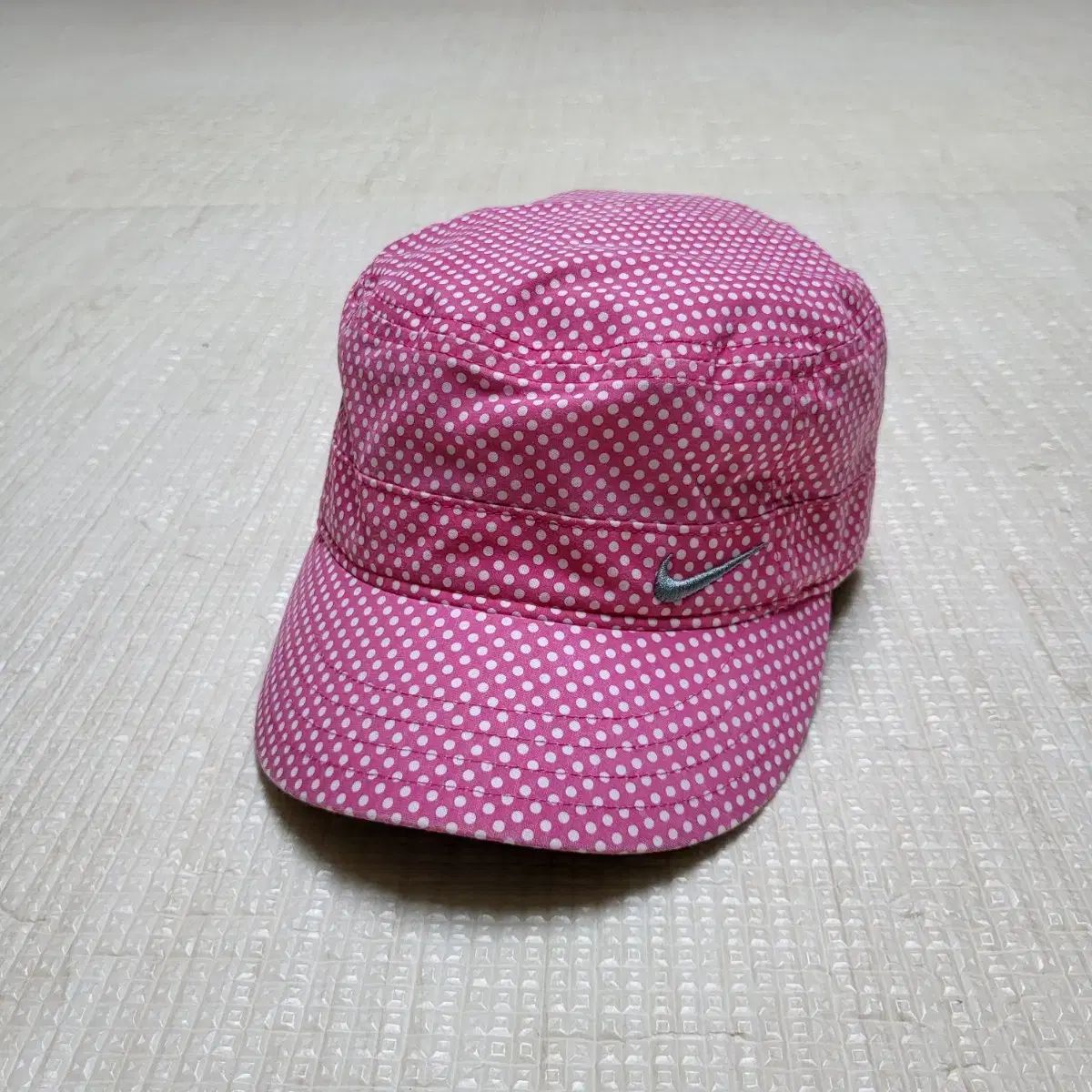 【雷市場（ポンジャン）商品韓国直送】 NIKE(ナイキ) ゴルフ ショートバイザー 帽子