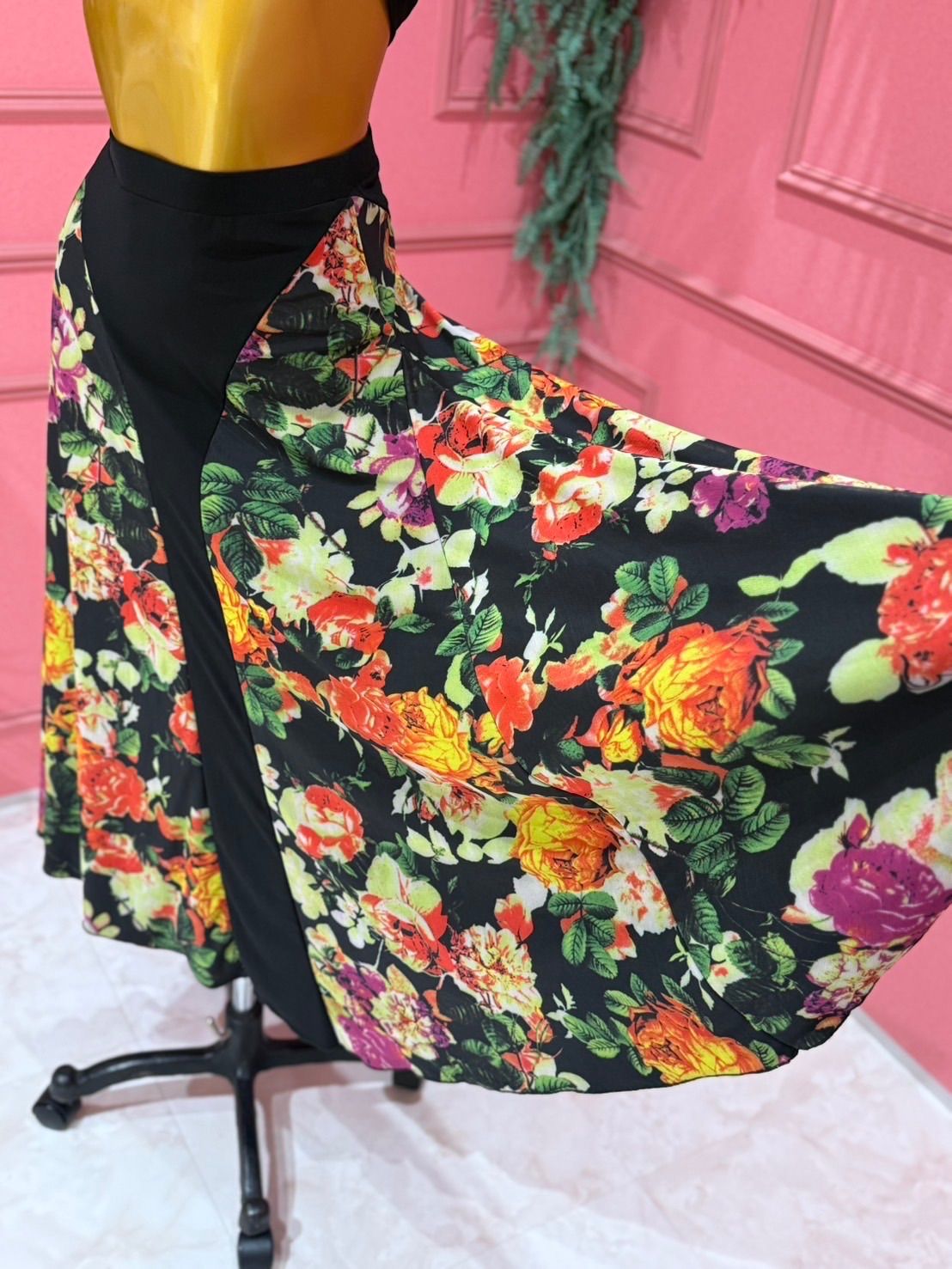 新品　社交ダンス　スカート　黒　赤　緑　花柄　パーティ　タンゴ　1261 楽天市場】社交ダンス衣装 レディース スカート 練習着 ダンス