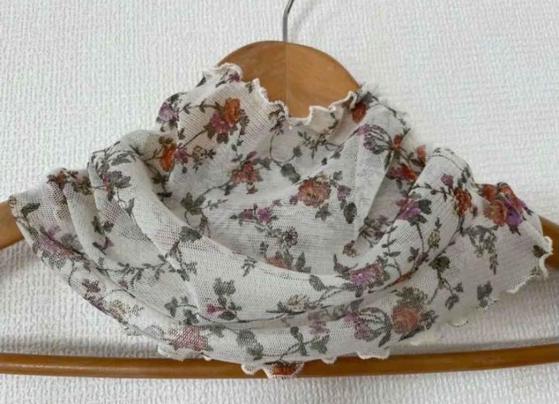 ベージュ&レッド花柄レースシングルウェーブ手作りネックウォーマー  