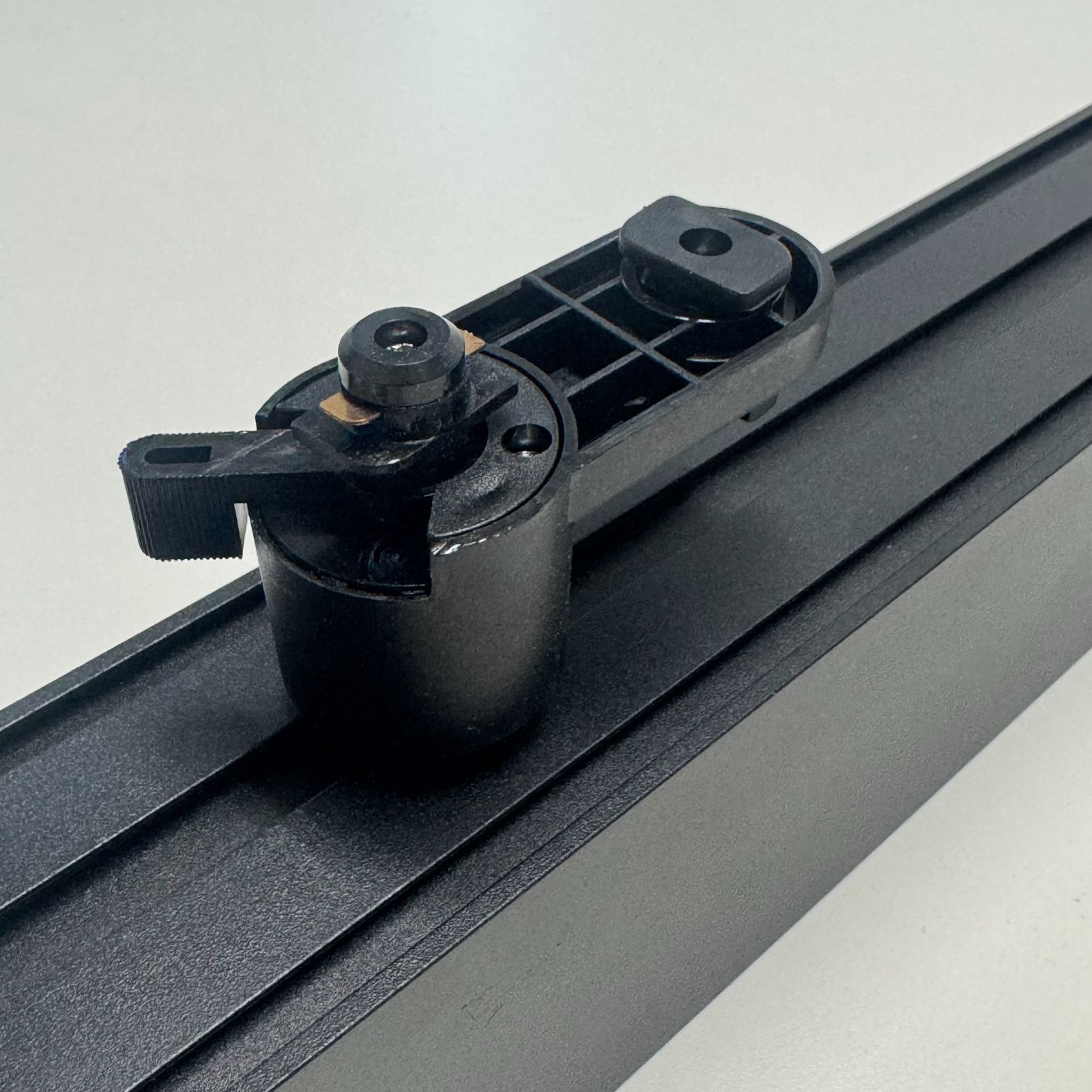 [新品未使用]逆富士LED2灯ダクトレール ステンレスガード 135cm 未使用 逆富士LED2灯ダクトレール ステンレスガード 135cm 新品未使用