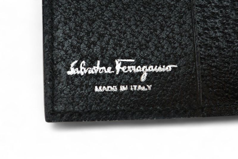 美品 salvatore ferragamoフェラガモ　6連キーケース　ブラック FERRAGAMO（フェラガモ） ガンチーニ キーケース 6連 キーリング付き