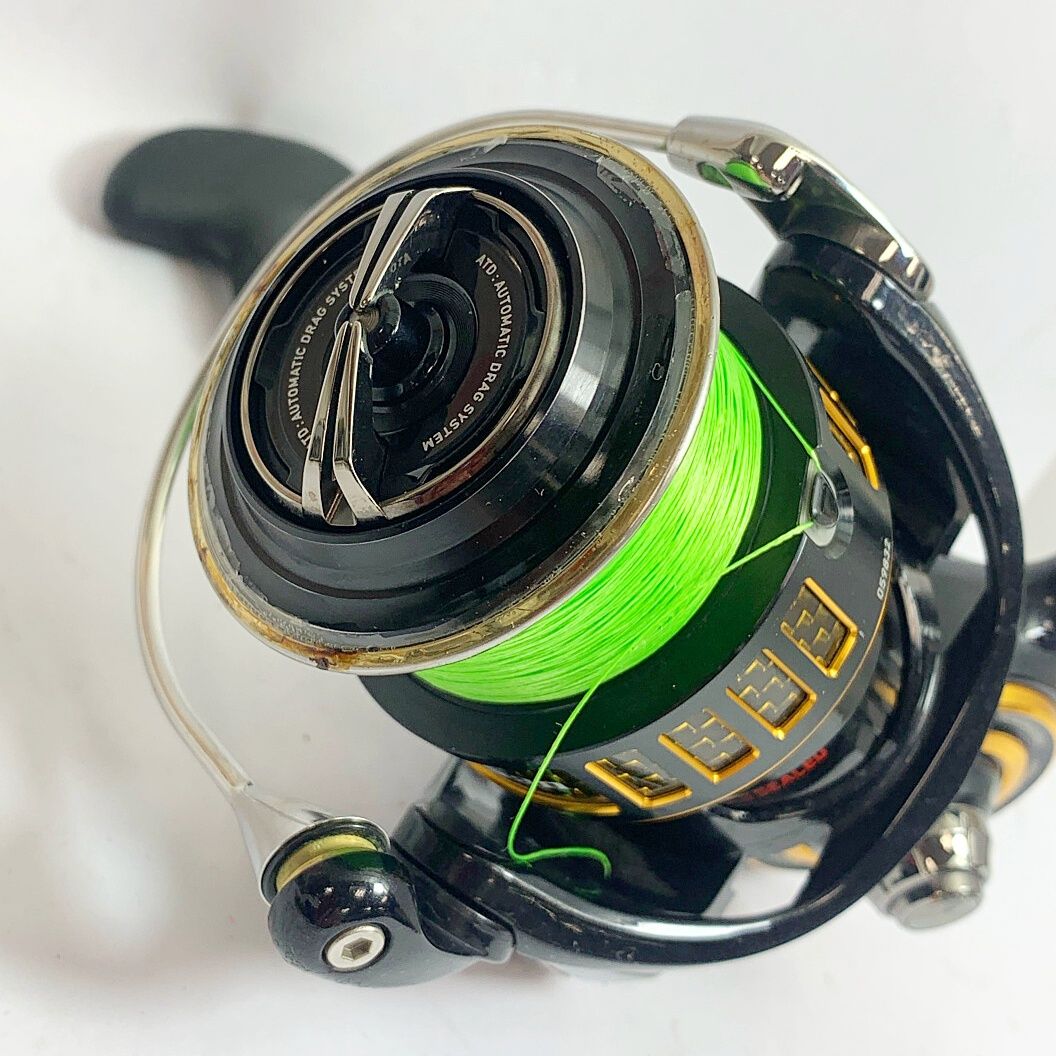 DAIWA ダイワ 17モアザン 3500 スピニングリール ケース付 キズ