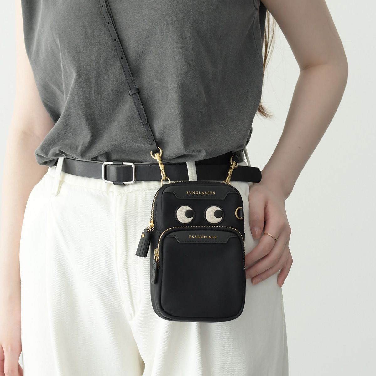 ANYA HINDMARCH アニヤハインドマーチ バッグ ショルダーバッグ アイズ