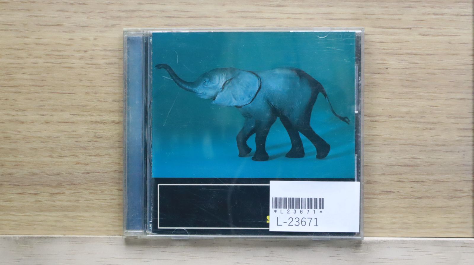 Suede 国内流通仕様限定盤　DVD2枚CD2枚　スウェード　豪華ブックレット Amazon.co.jp: Suede: Deluxe Edition: ミュージック