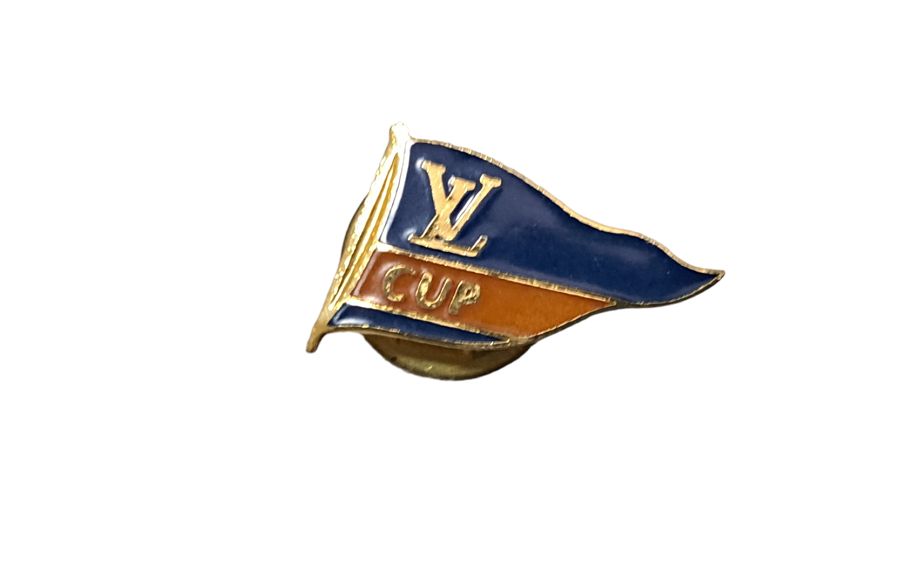 ルイヴィトン ラペルピン ヴィトンカップ LV ロゴ ピンバッチ ルイ
