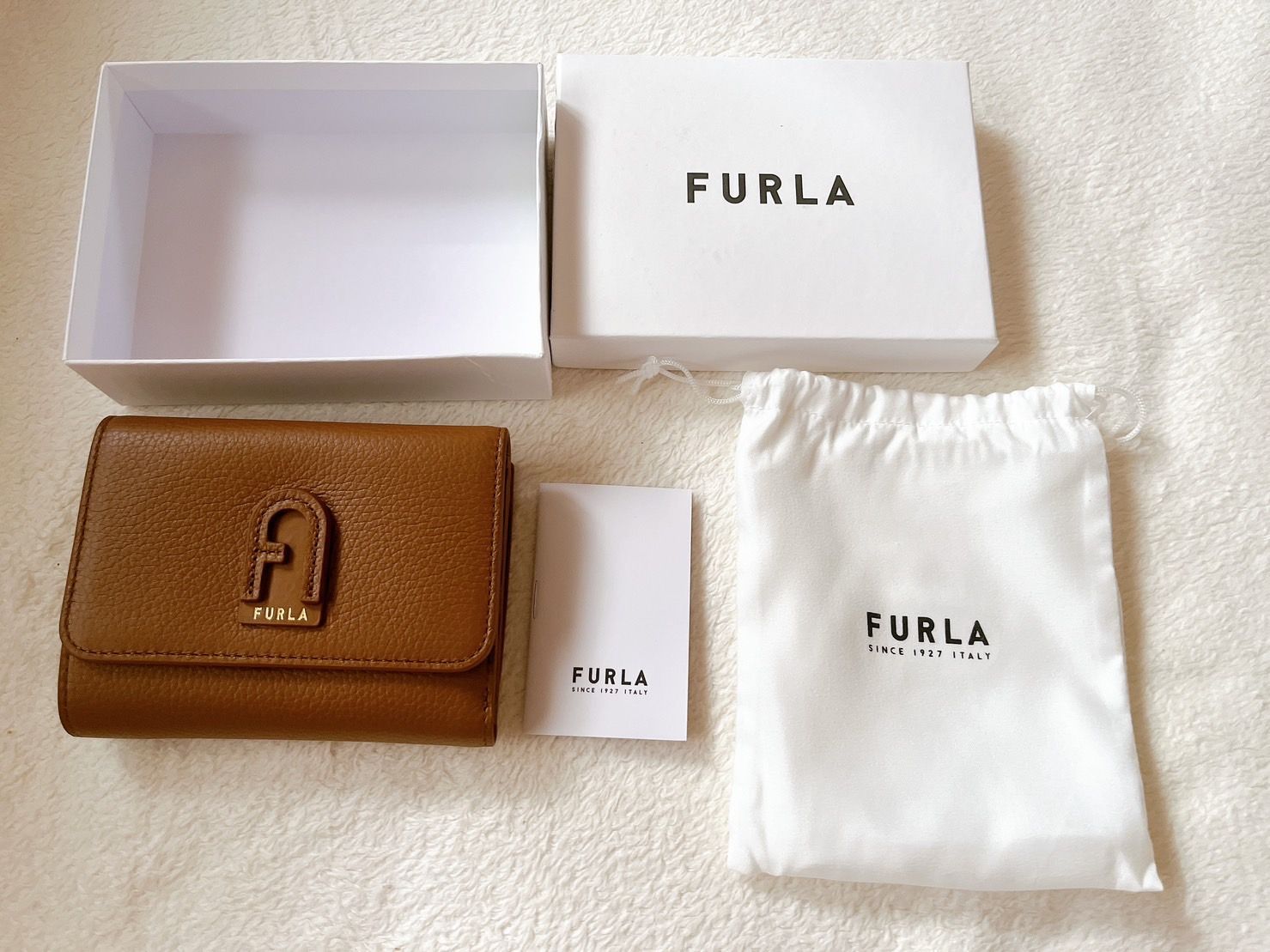 一点のみ 早い者勝ち 新品 未使用 FURLA 3つ折り財布 Dafne フルラ