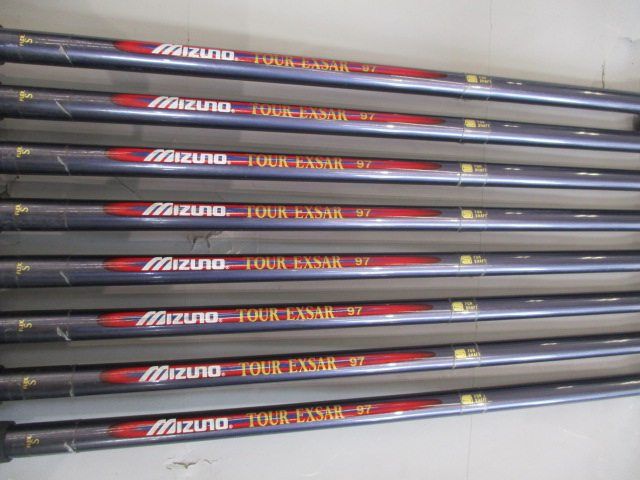 イ・ミンホ イミンホ 公式グッズ ミノミ 人形キーリング MINOMI 赤 スニーカー＆イ・ミンホ 公式グッズ ミノミ 人形キーリング MINOMI 赤