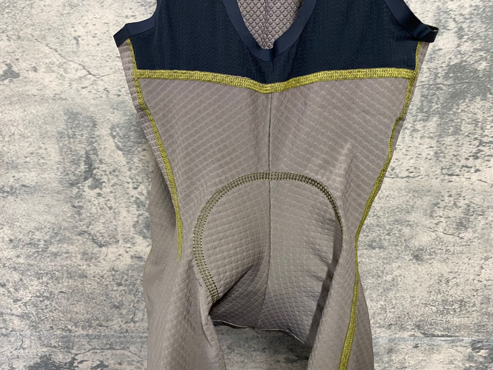 ウェストゴム劣化のためジャンク