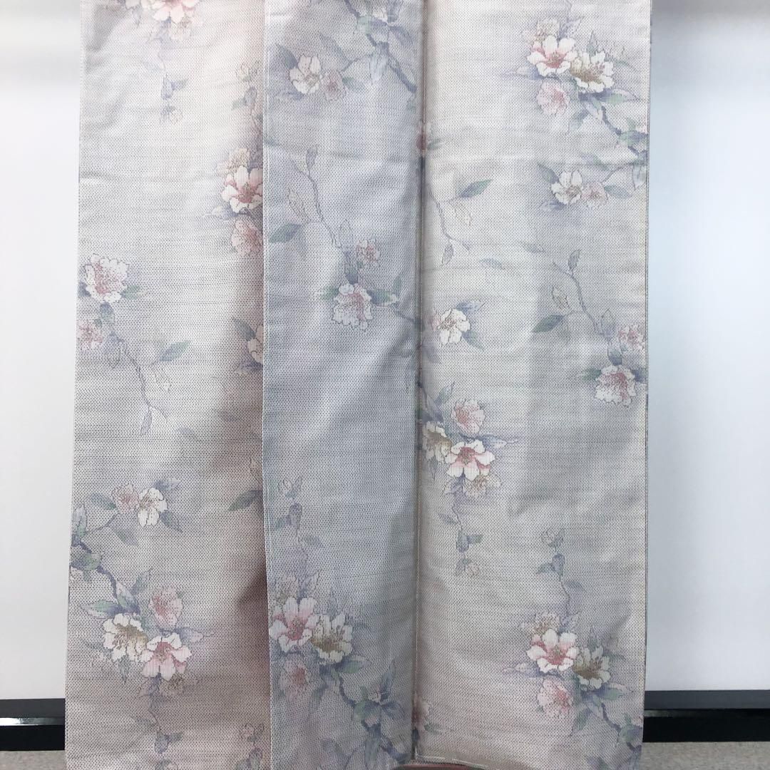 本場大島紬 白大島 美しい花模様 小町鼠色 しつけ糸 K-4530